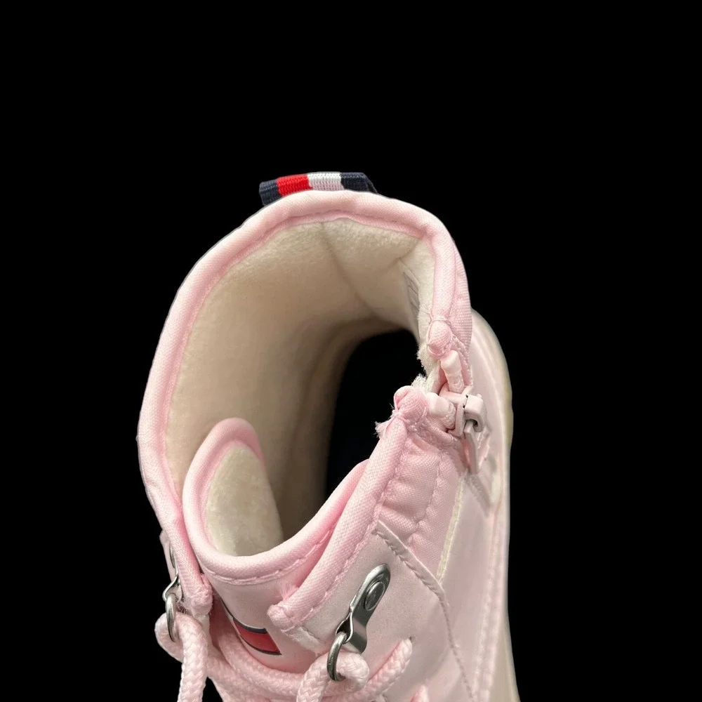 Tommy Hilfiger Youth Girls Winter Duck Boot‎ Size 5 Light Pink Lined Cozy &Warm